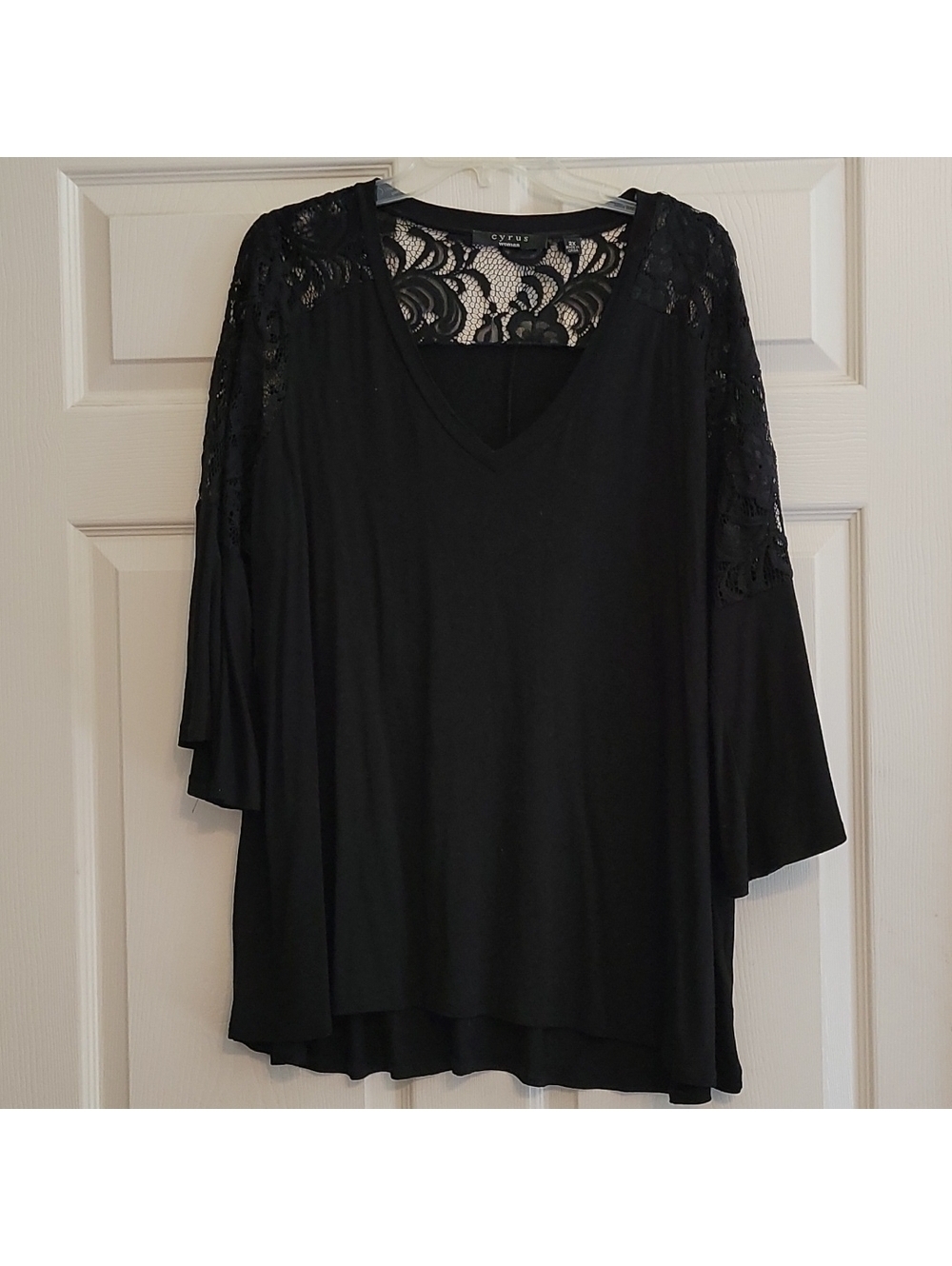 Cyrus Woman black blouse with lace